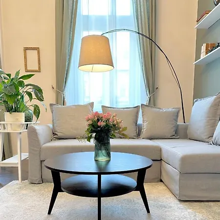 The Spot With Chair - Cozy Space Near Danube * 布达佩斯