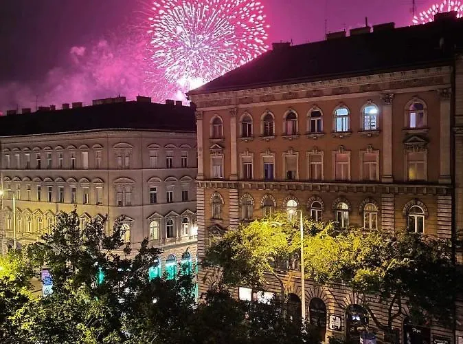 The Spot With Chair - Cozy Space Near Danube