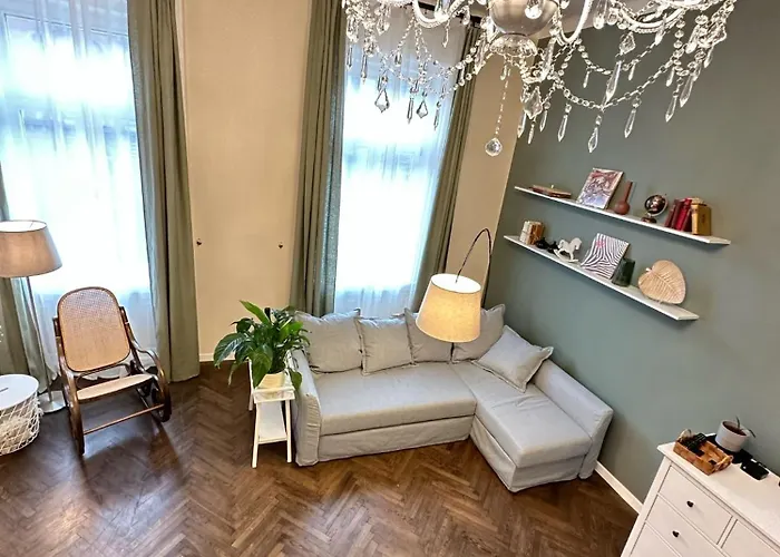 The Spot With Chair - Cozy Space Near Danube Апартаменты