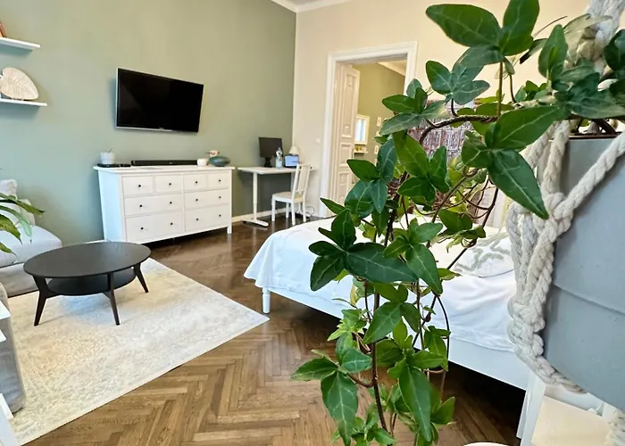 Апартаменты The Spot With Chair - Cozy Space Near Danube Будапешт